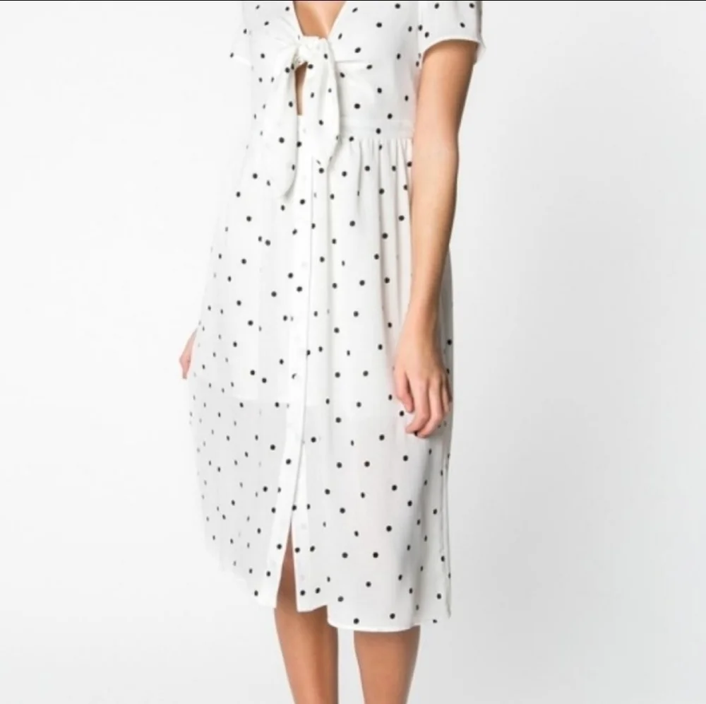 Everly Polka Dot Midrift Midi dress with tie front Size small EUC Cottage - Picture 3 of 10